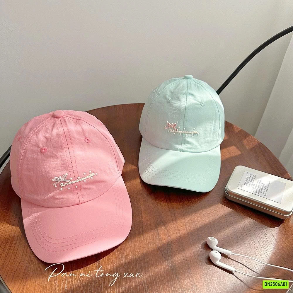 MŨ KẾT THÊU CHỮ GẮN NƠ