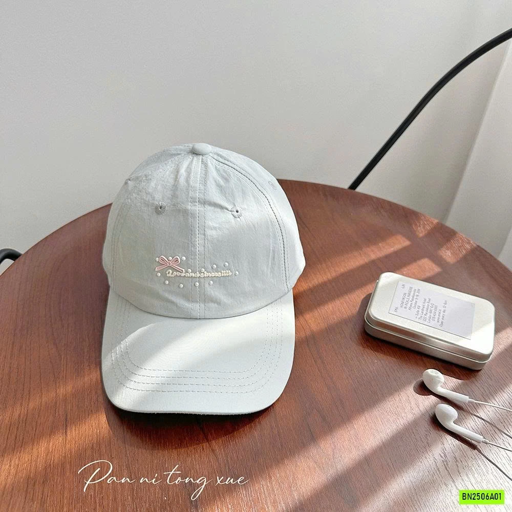 MŨ KẾT THÊU CHỮ GẮN NƠ