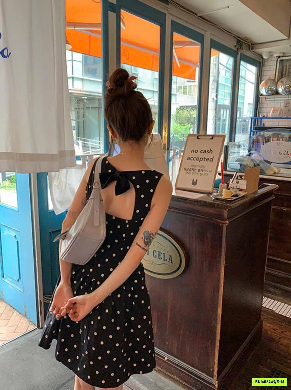 ĐẦM SÁT NÁCH XÒE CHẤM BI YJIA
