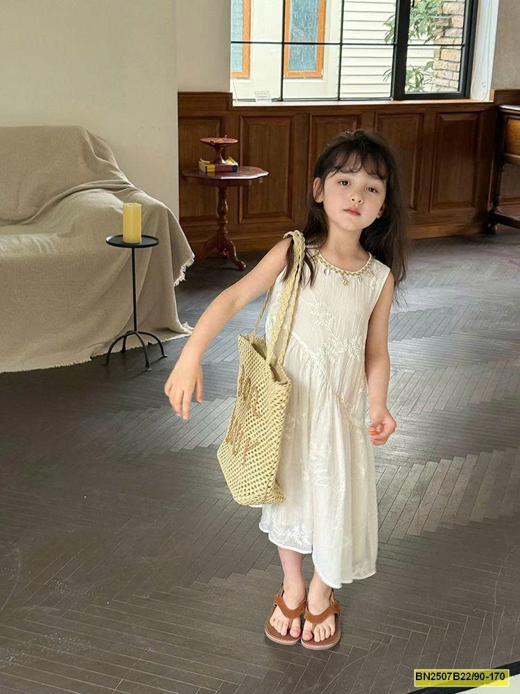 ĐẤM THÊU HOA SÁT NÁCH AMBB 25E026