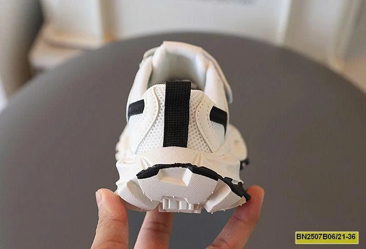 GIÀY THỂ THAO QUAI DÁN CHO BÉ