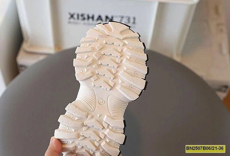 GIÀY THỂ THAO QUAI DÁN CHO BÉ