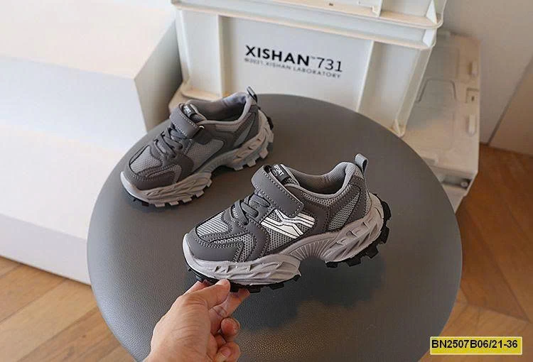 GIÀY THỂ THAO QUAI DÁN CHO BÉ