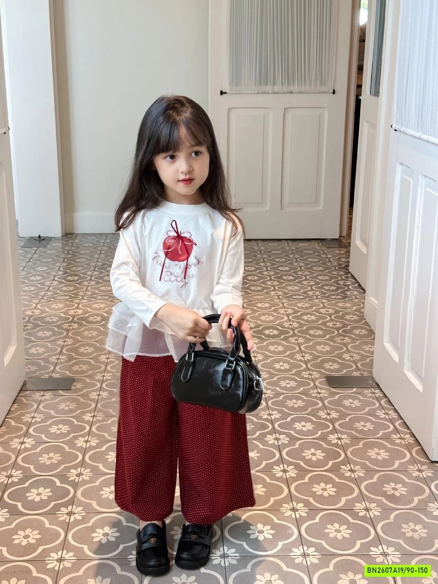 ÁO VIỀN REN MIX QUẦN ĐỎ SUÔNG