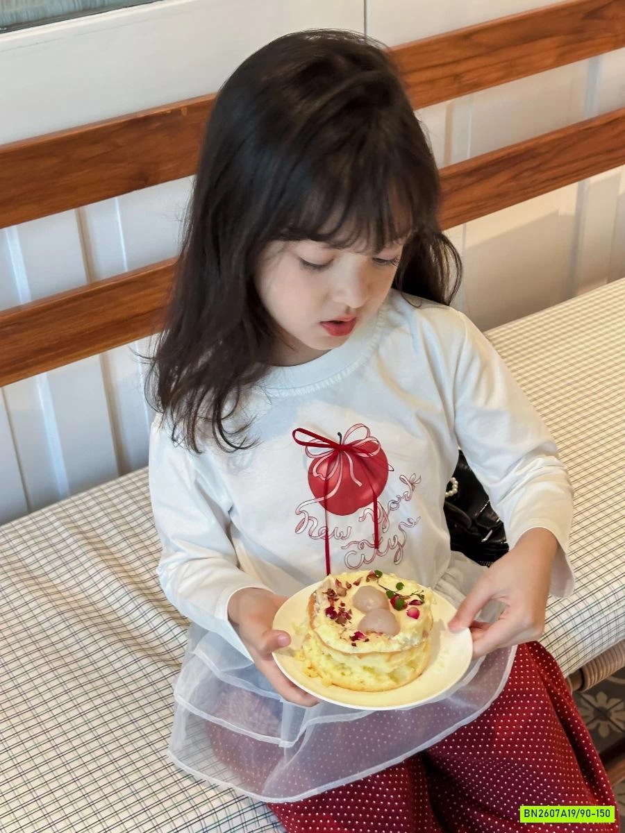 ÁO VIỀN REN MIX QUẦN ĐỎ SUÔNG