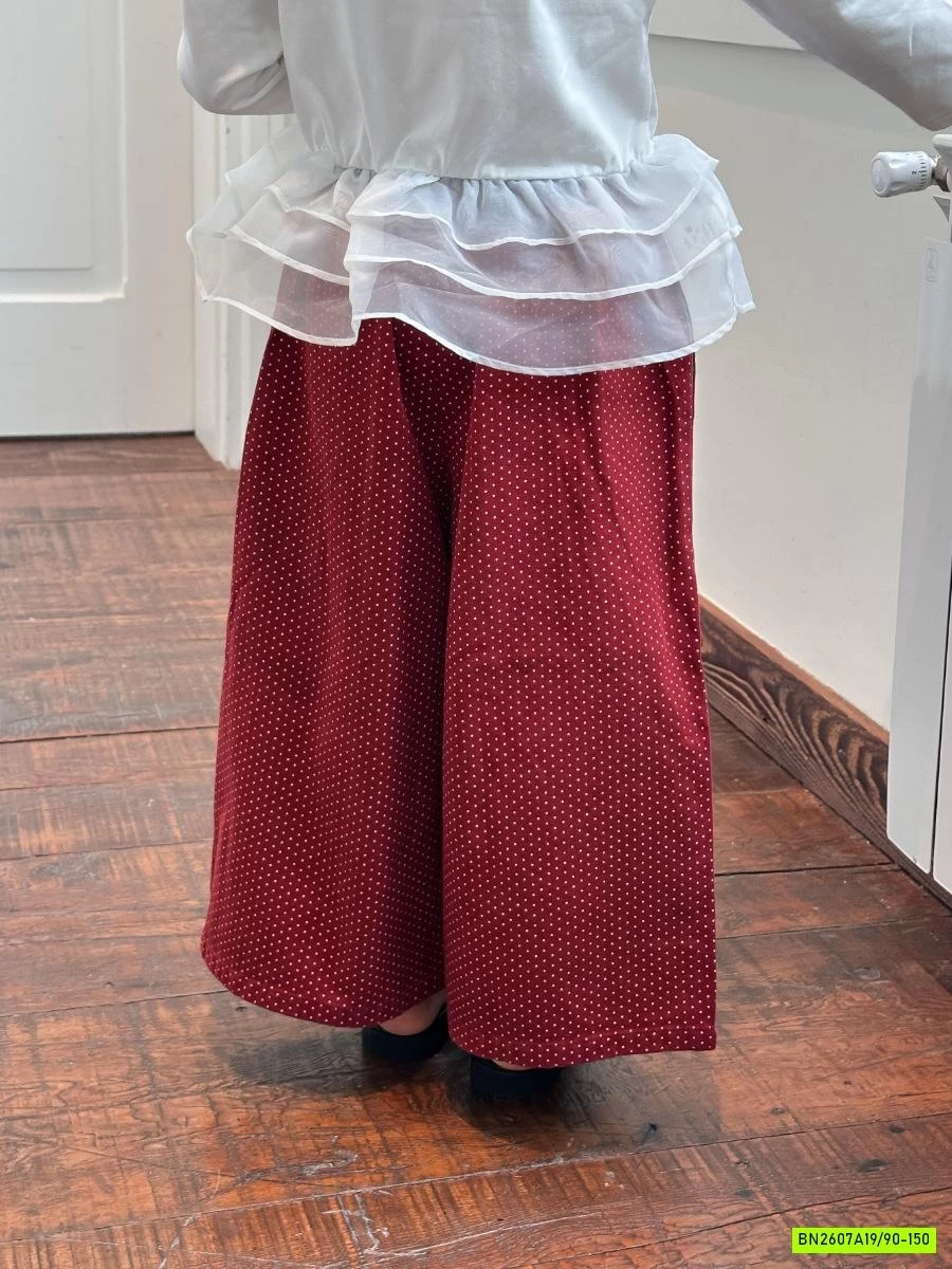 ÁO VIỀN REN MIX QUẦN ĐỎ SUÔNG