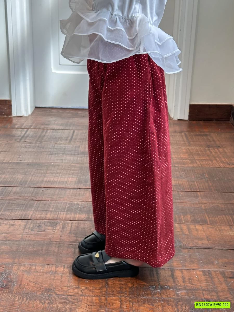 ÁO VIỀN REN MIX QUẦN ĐỎ SUÔNG