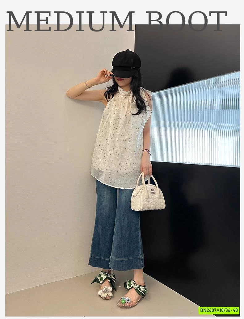 GIÀY NHỰA LỖ ĐÍNH HOA