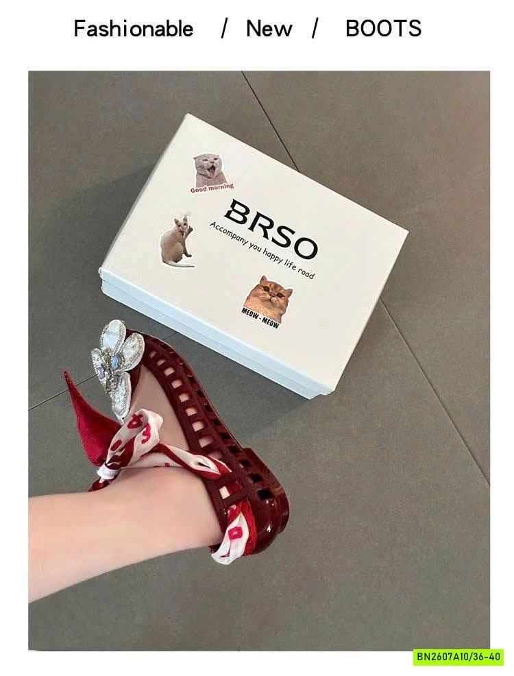 GIÀY NHỰA LỖ ĐÍNH HOA