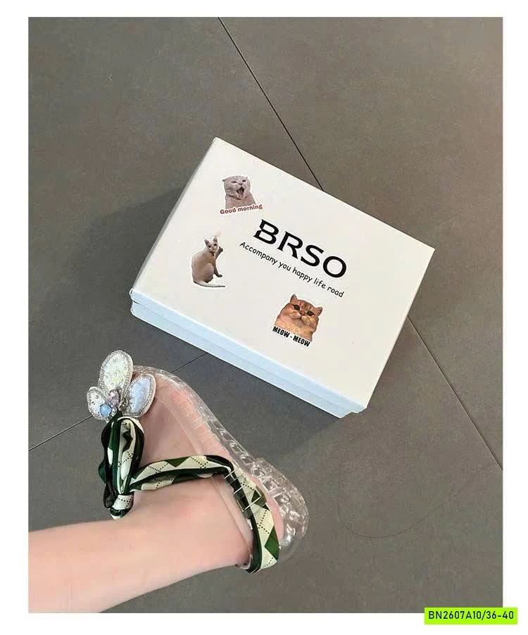 GIÀY NHỰA LỖ ĐÍNH HOA