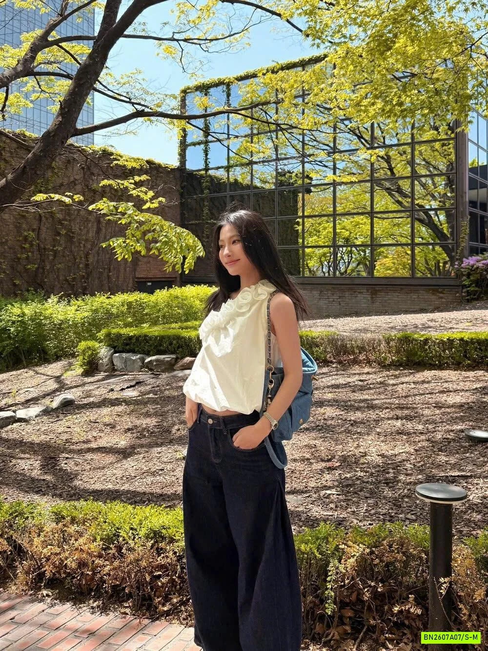 ÁO BÍ LỆCH VAI CỔ VIỀN BÈO WGWE