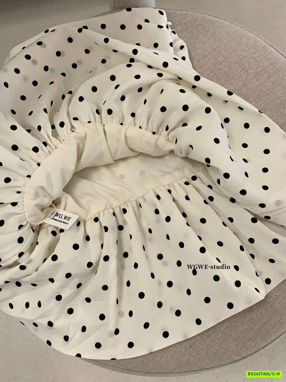 SƠ MI CHẤM BI LỆNH VAI RÚT EO WGWE