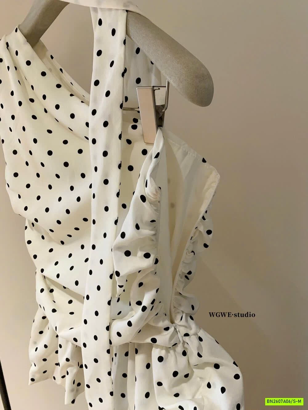 SƠ MI CHẤM BI LỆNH VAI RÚT EO WGWE