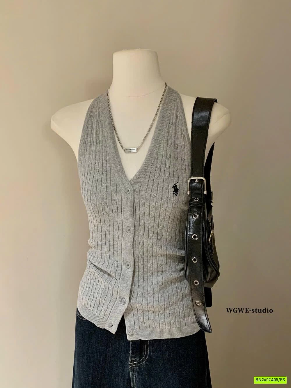 ÁO YẾM MONTOGHI LOGO NGỰA WGWE