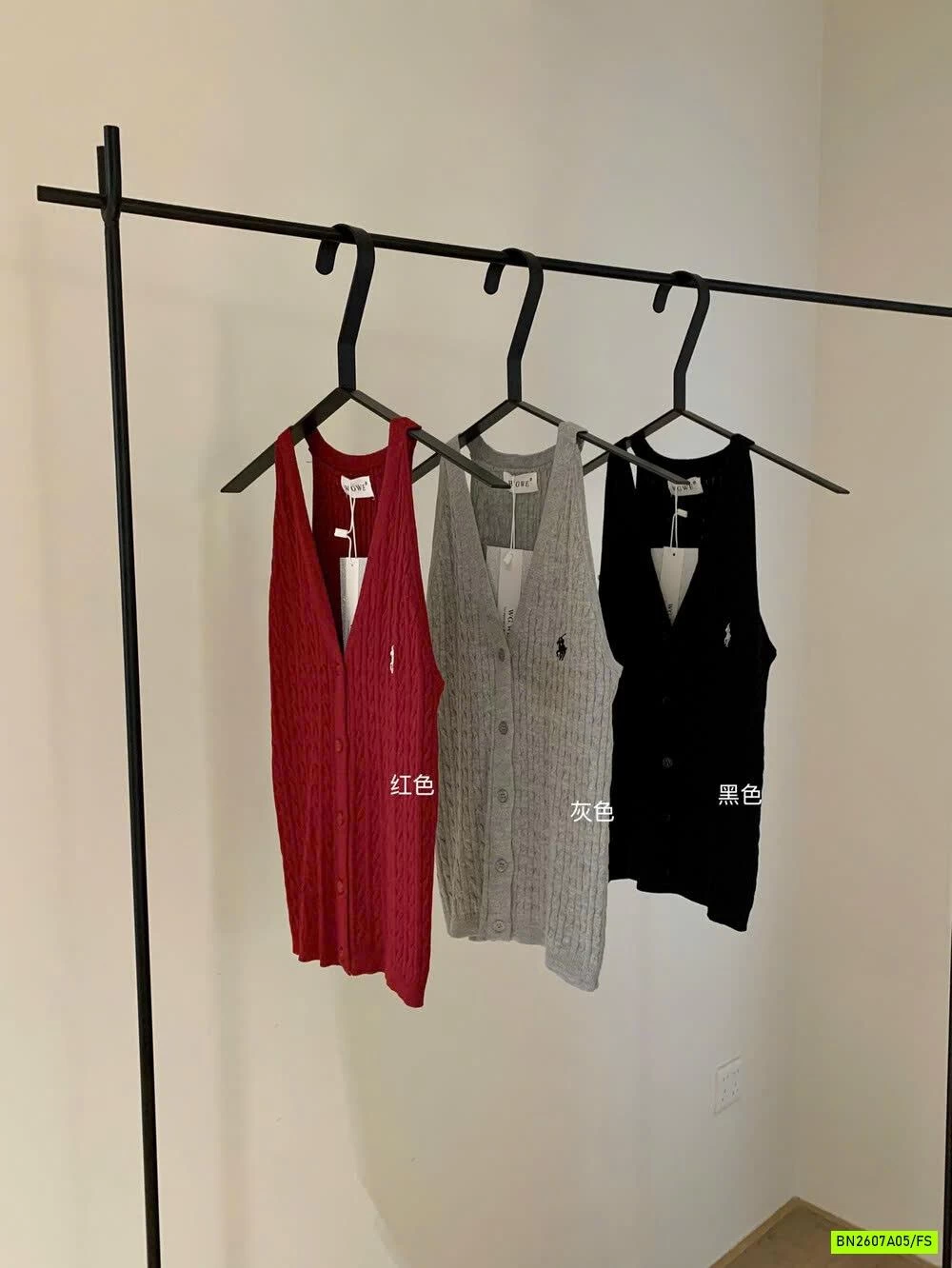 ÁO YẾM MONTOGHI LOGO NGỰA WGWE