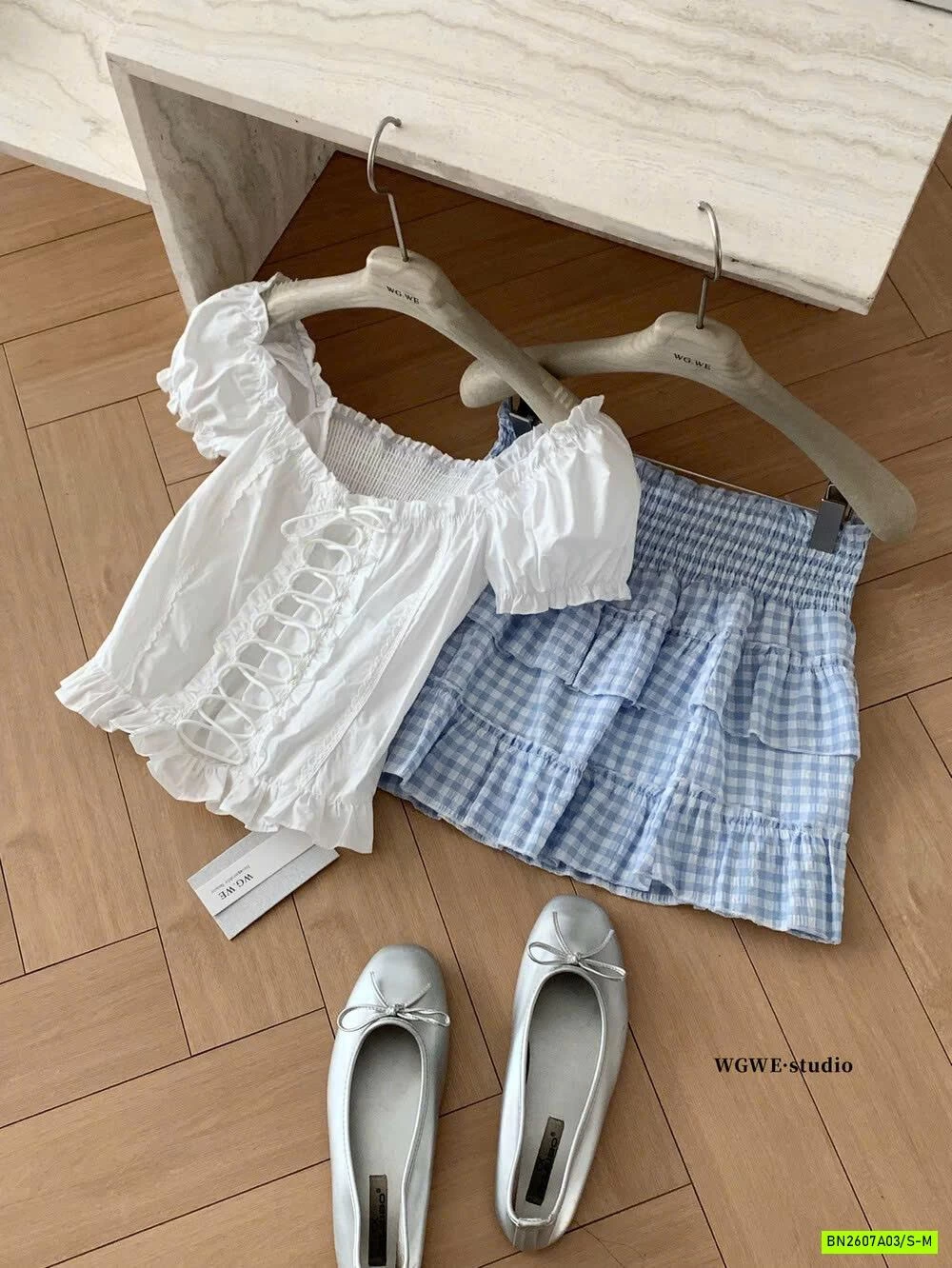 SƠ MI TAY BỒNG CỔ VUÔNG WGWE