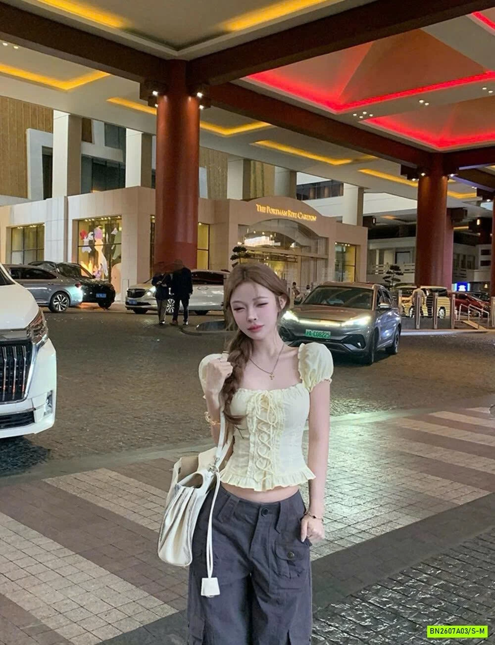 SƠ MI TAY BỒNG CỔ VUÔNG WGWE