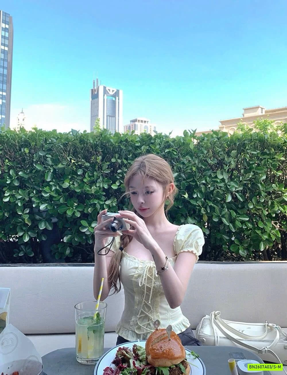 SƠ MI TAY BỒNG CỔ VUÔNG WGWE