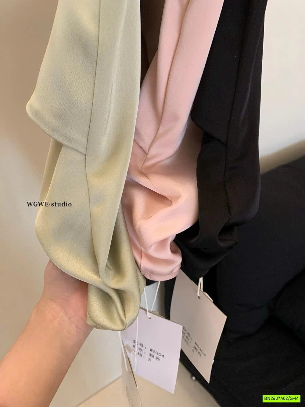 ÁO LỤA LỆNH VAI WGWE