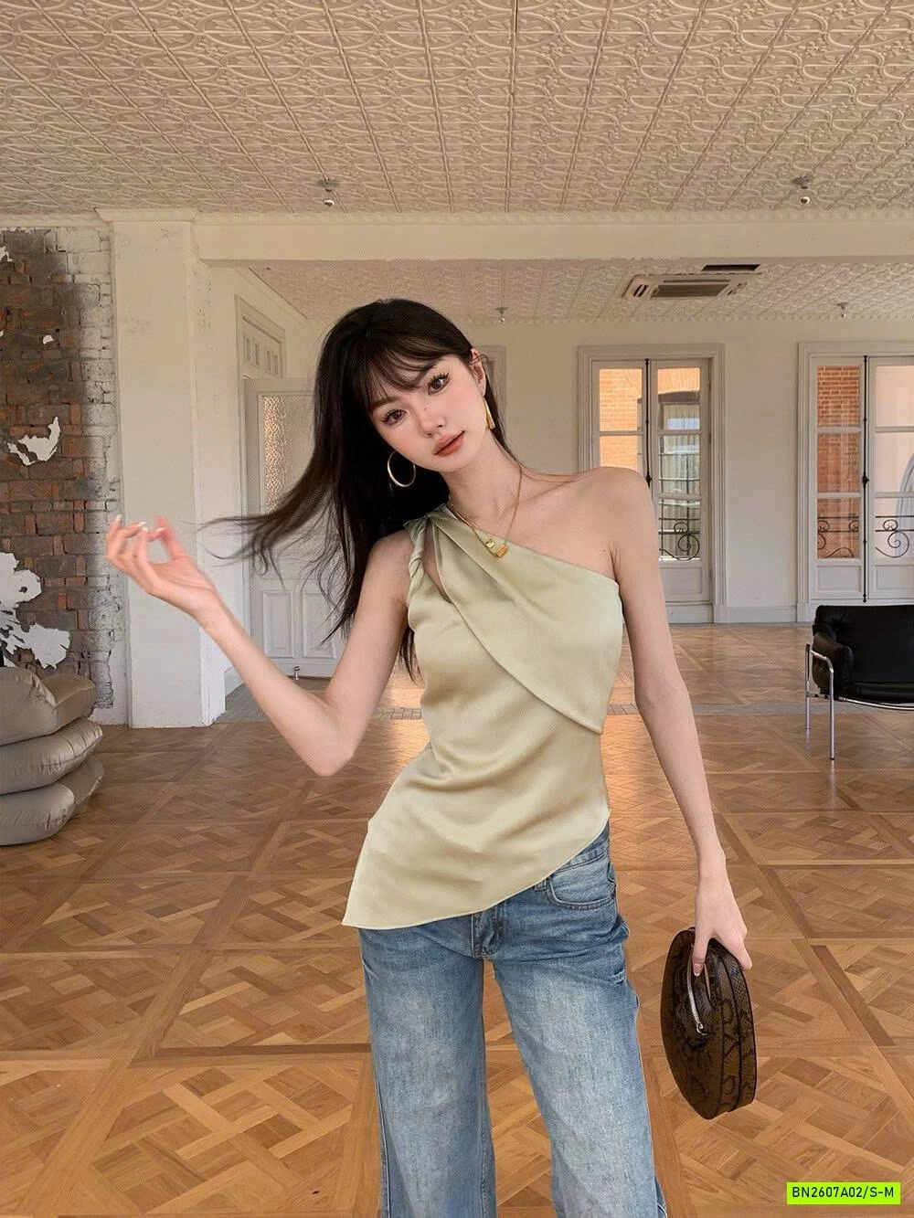 ÁO LỤA LỆNH VAI WGWE