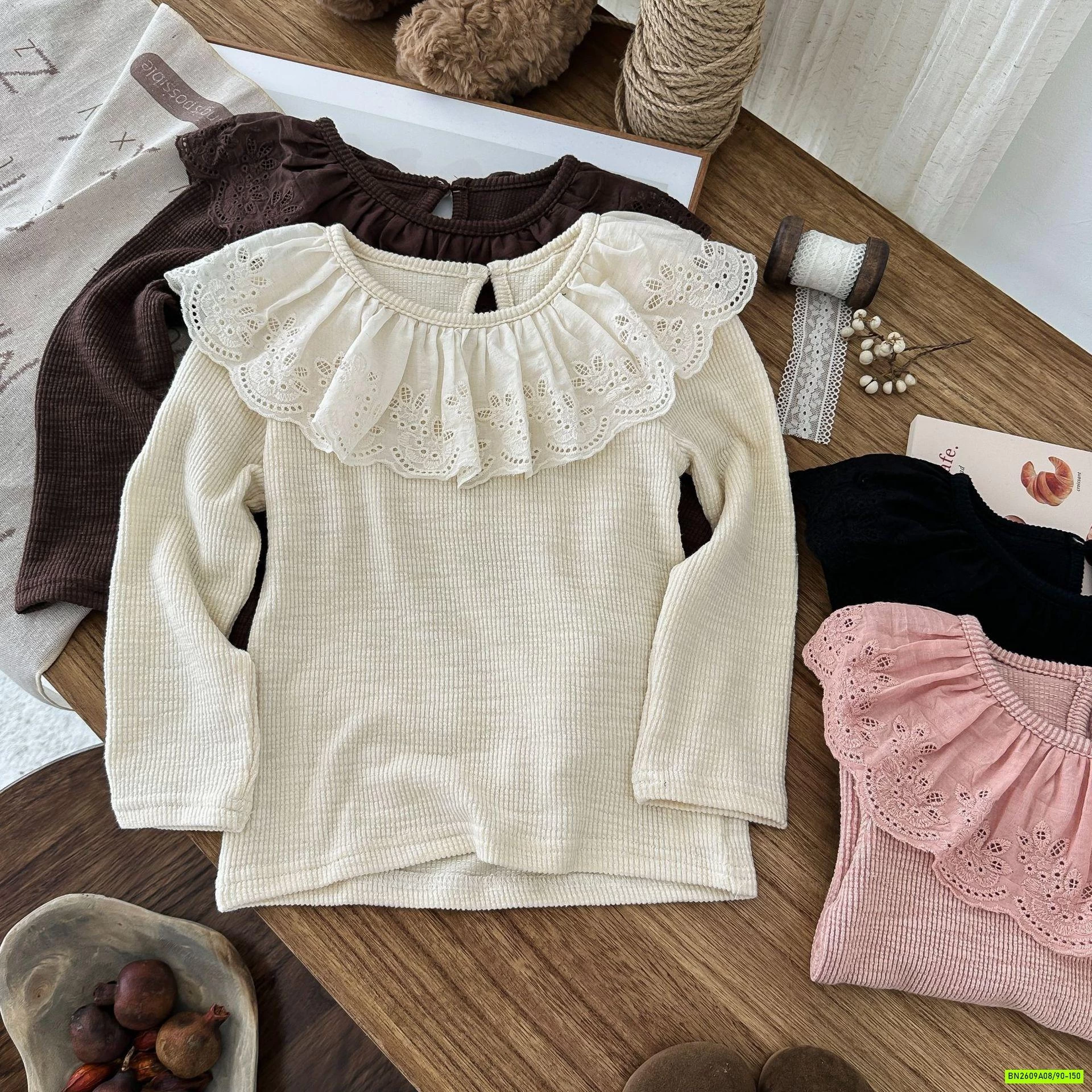 ÁO DỆT PHỐI CỔ REN KUMAI