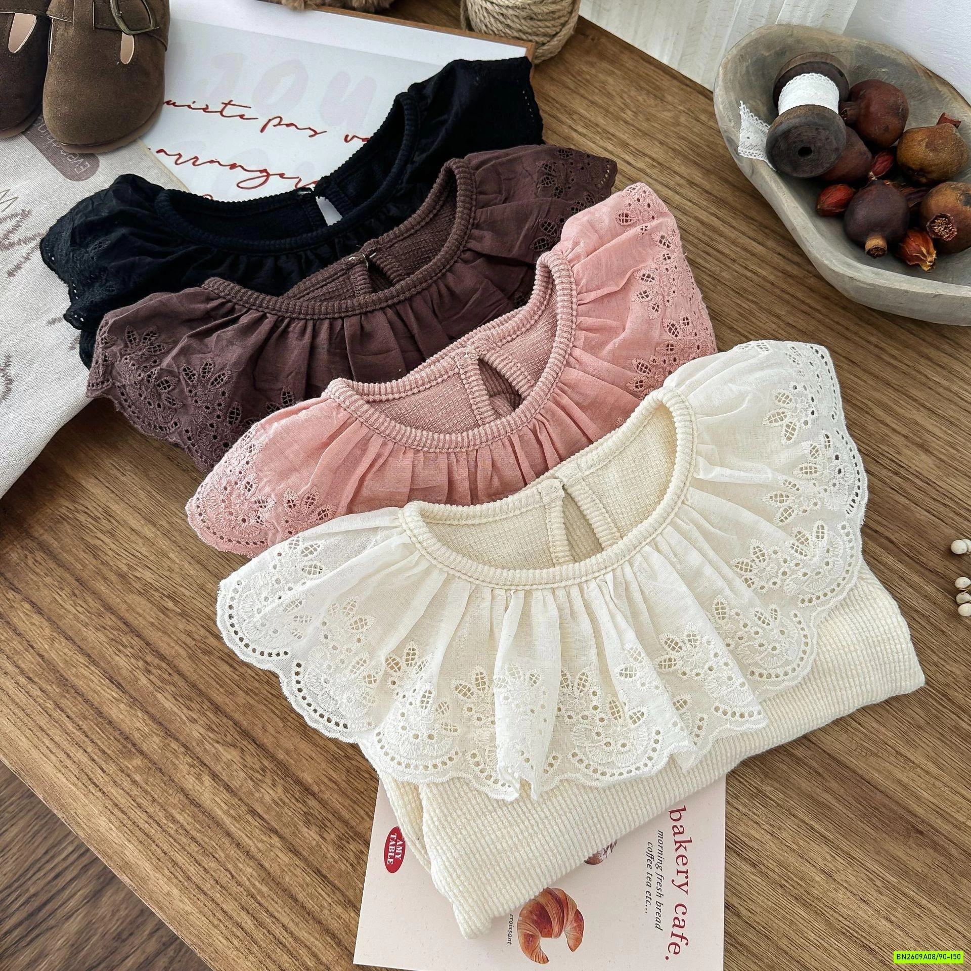 ÁO DỆT PHỐI CỔ REN KUMAI