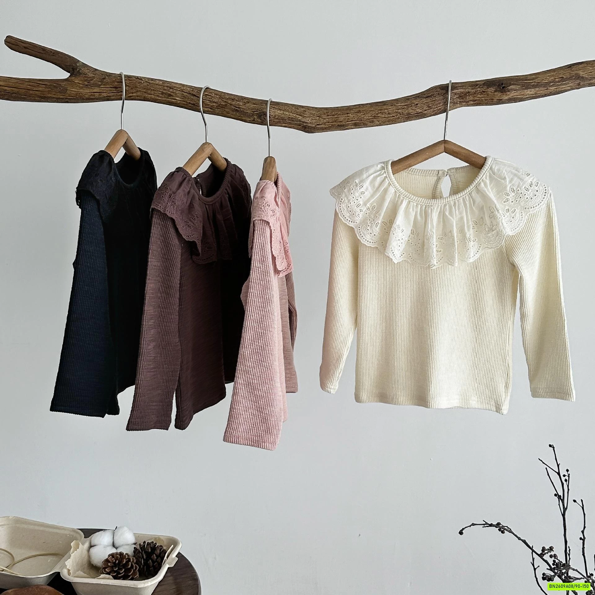 ÁO DỆT PHỐI CỔ REN KUMAI