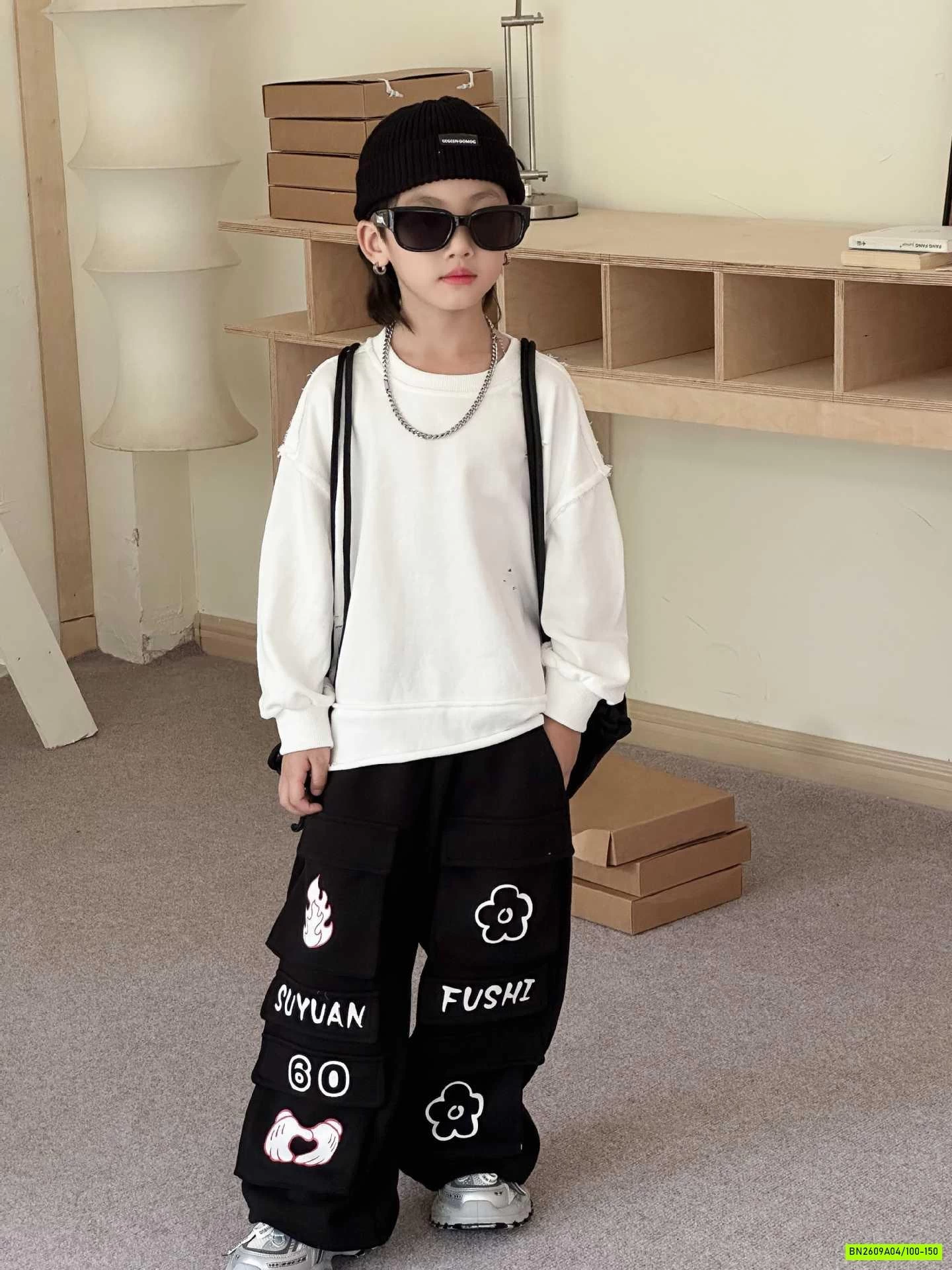 ÁO THUN RÁCH MIX QUẦN ĐEN CÁ TÍNH