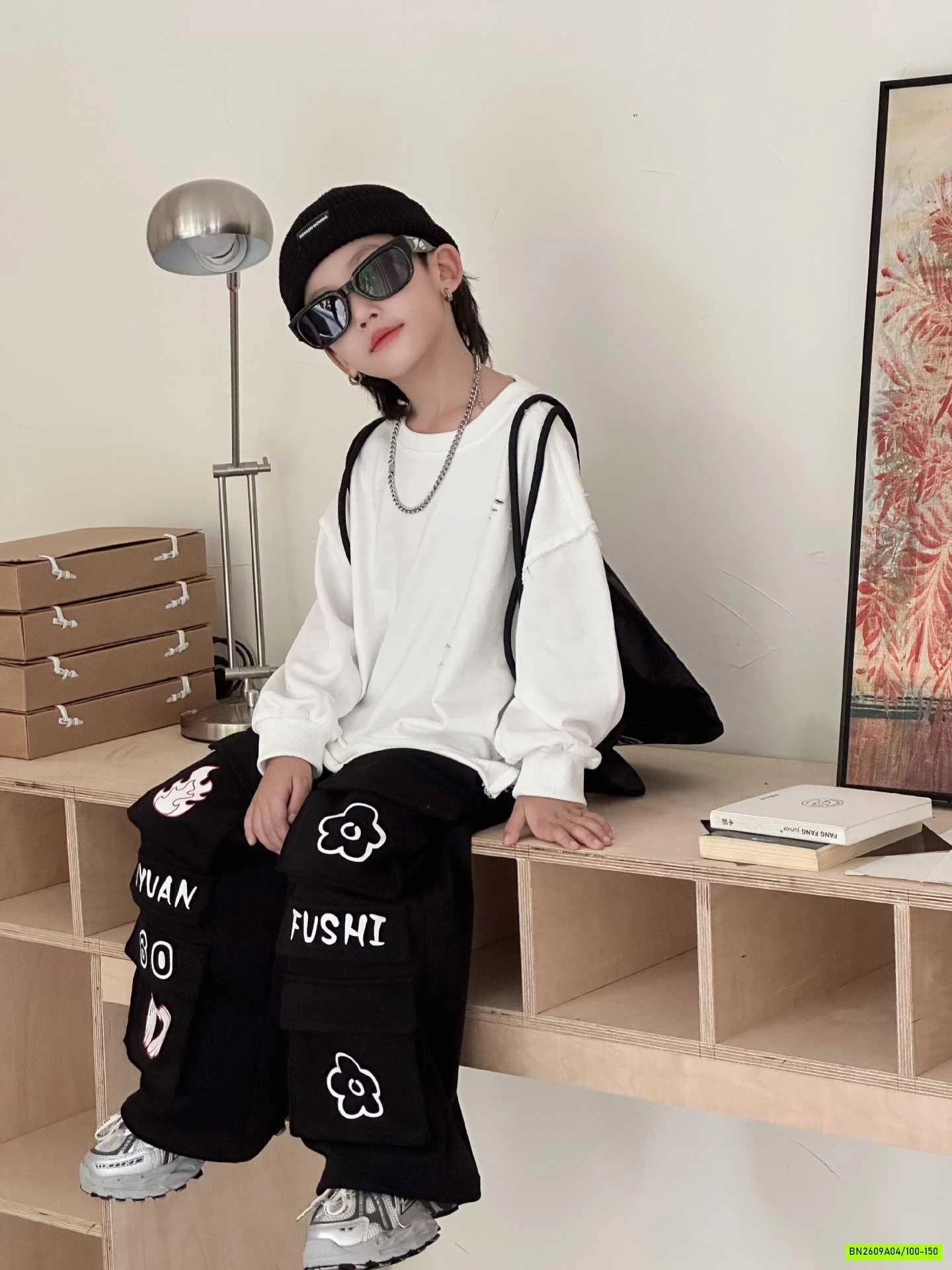 ÁO THUN RÁCH MIX QUẦN ĐEN CÁ TÍNH