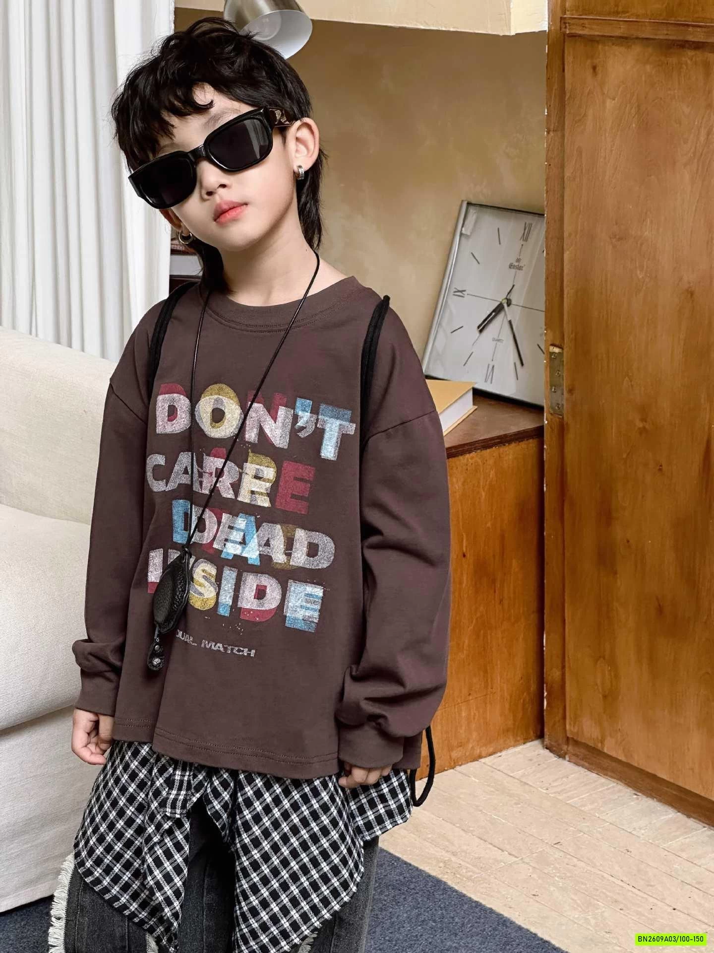 ÁO THUN NÂU IN CHỮ BÉ TRAI