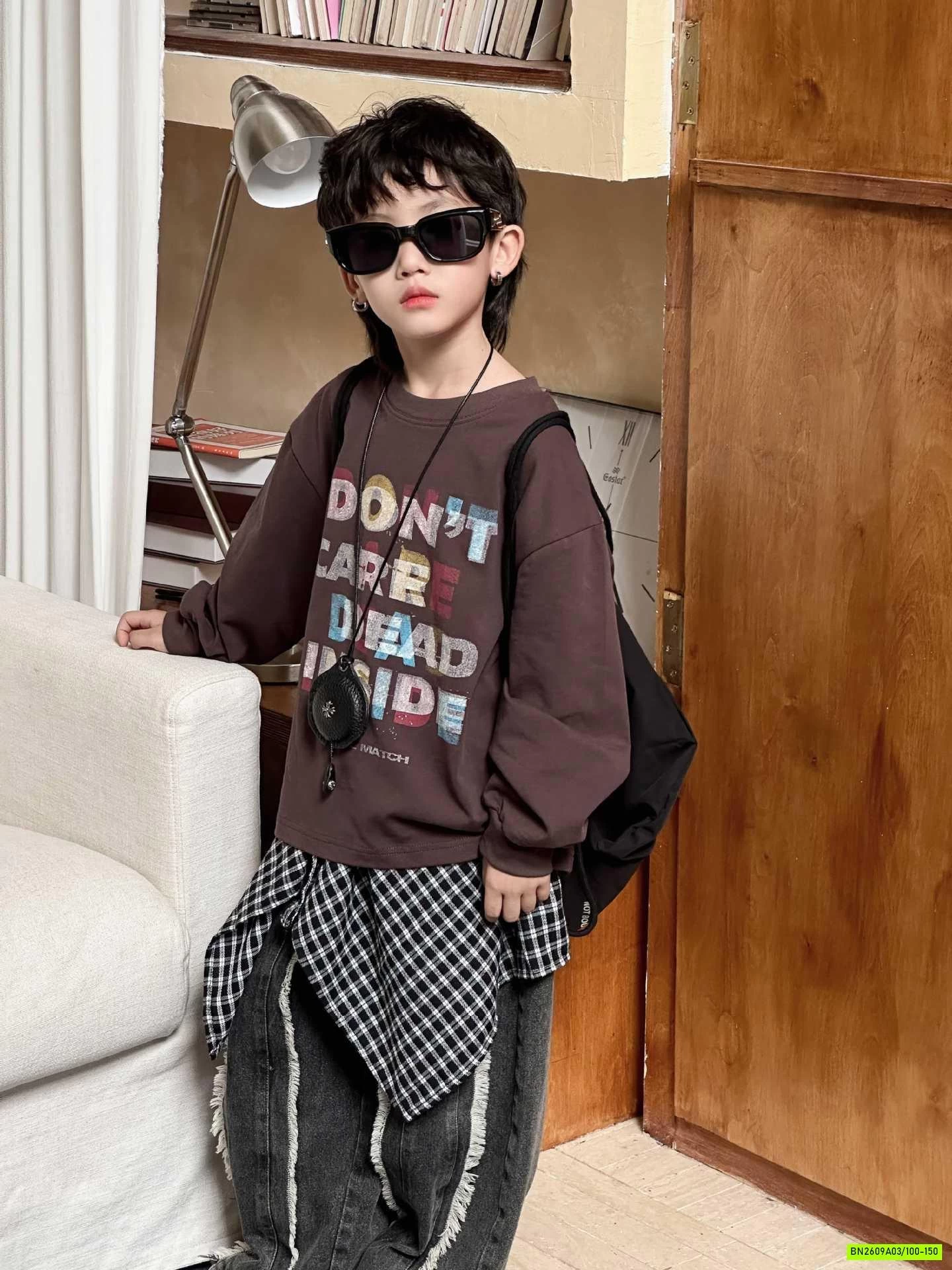 ÁO THUN NÂU IN CHỮ BÉ TRAI