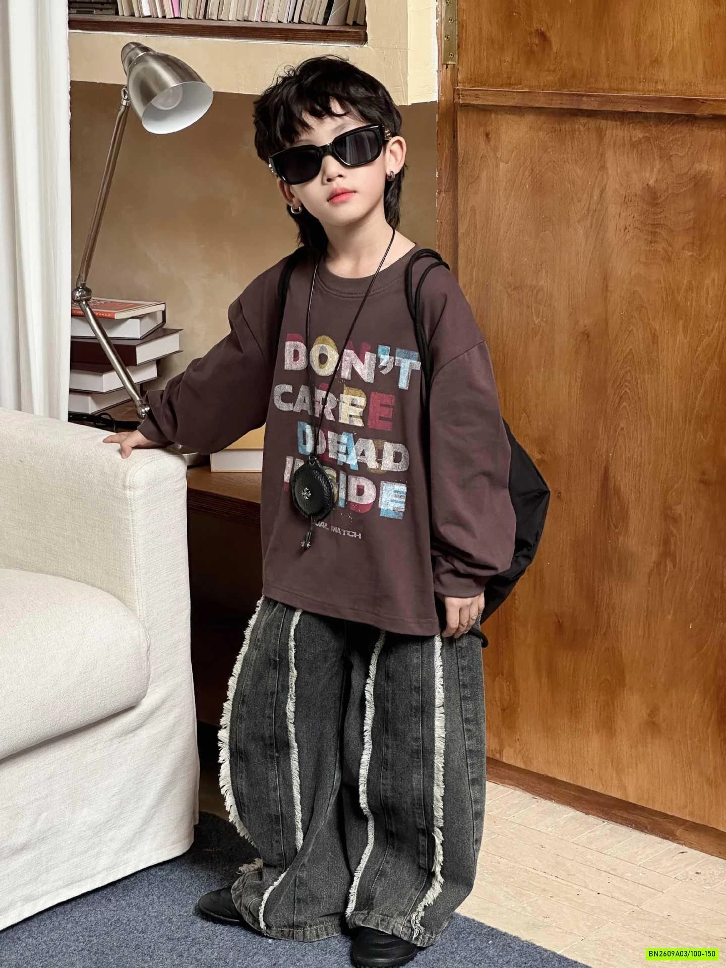 ÁO THUN NÂU IN CHỮ BÉ TRAI