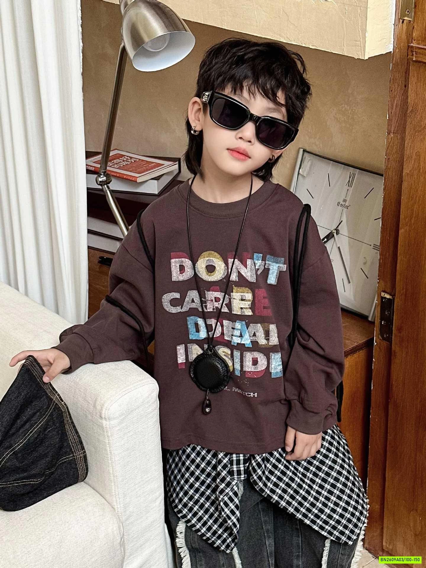 ÁO THUN NÂU IN CHỮ BÉ TRAI