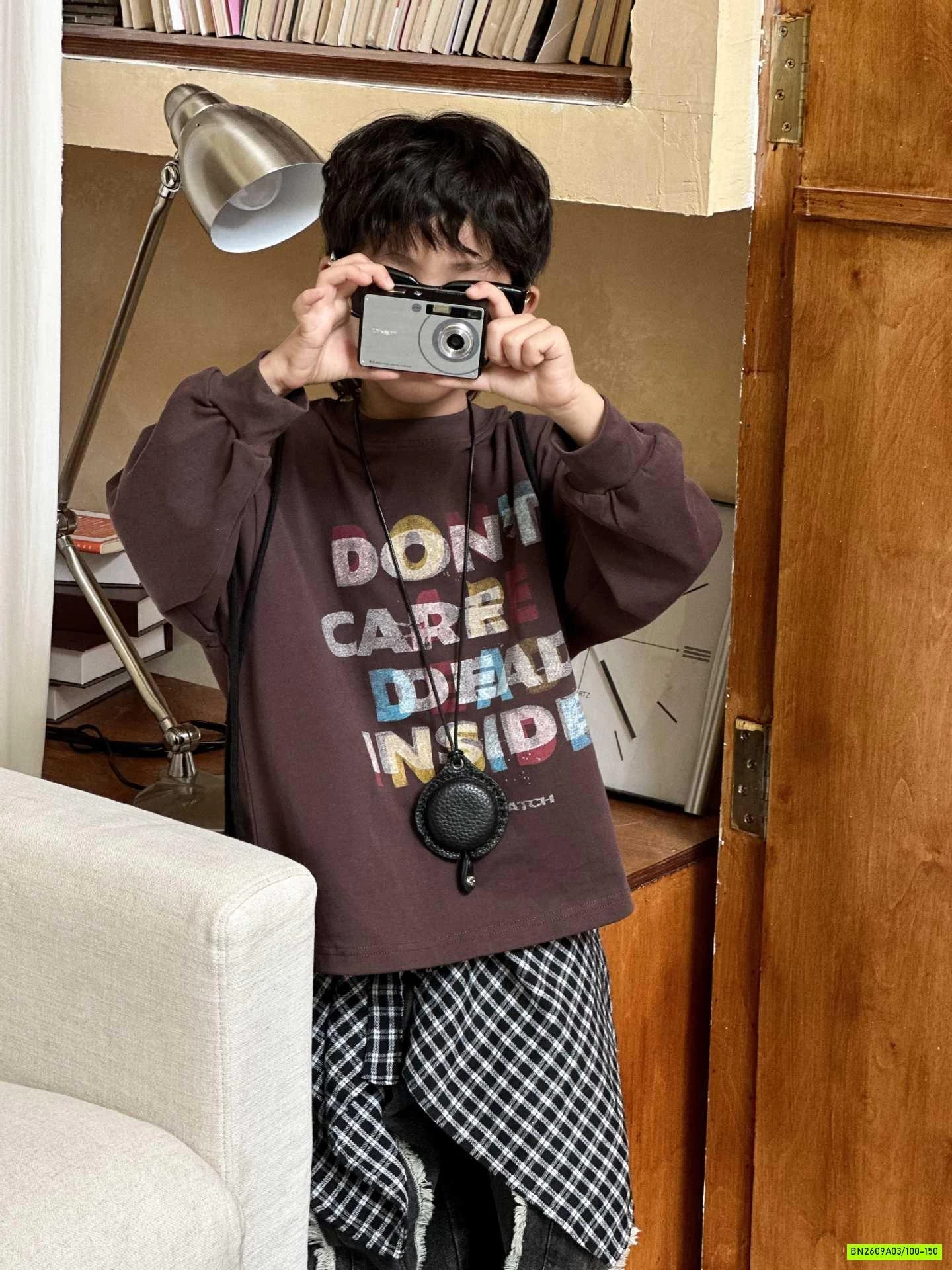 ÁO THUN NÂU IN CHỮ BÉ TRAI