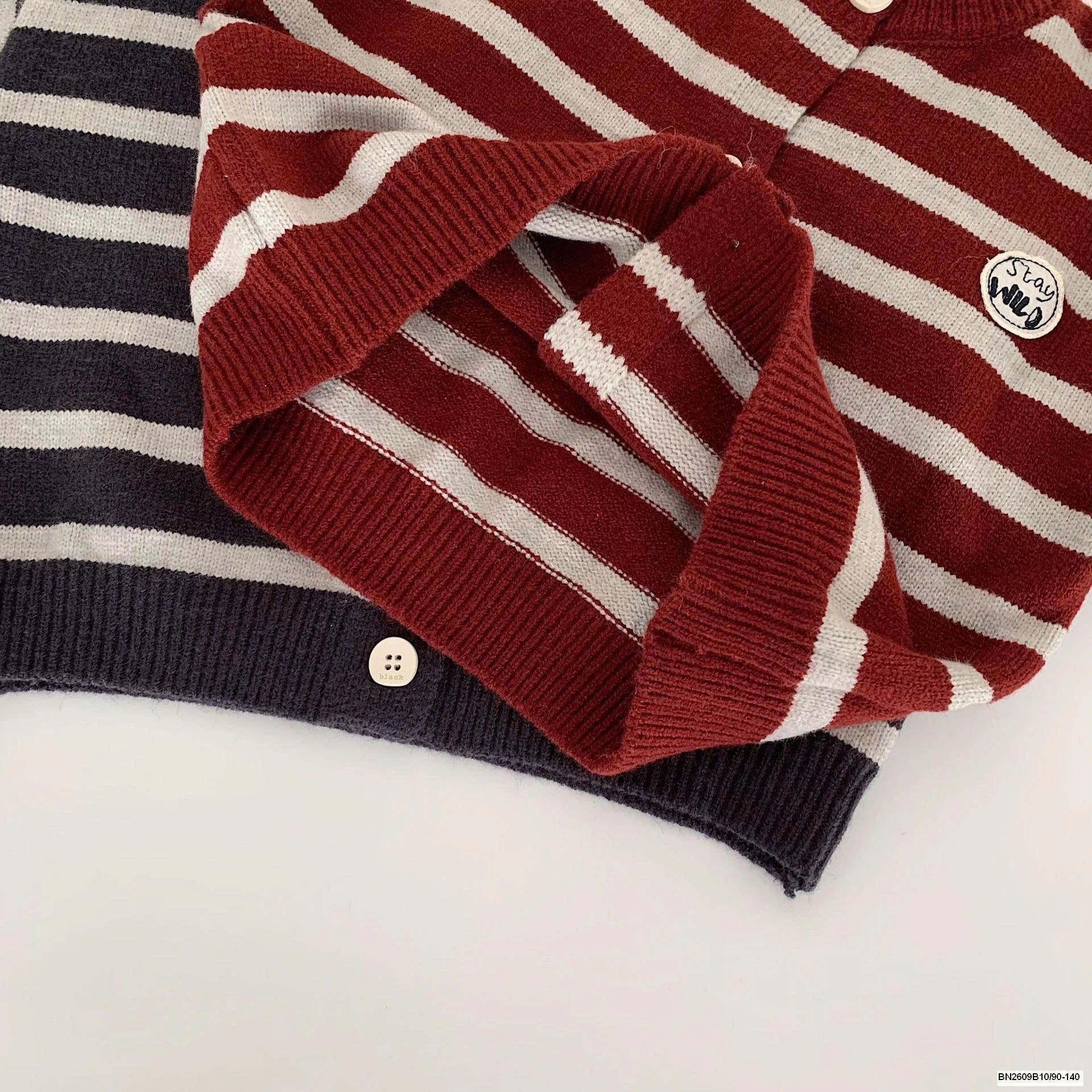 ÁO LEN KẺ NGANG THỜI TRANG ĐÓNG CÚC