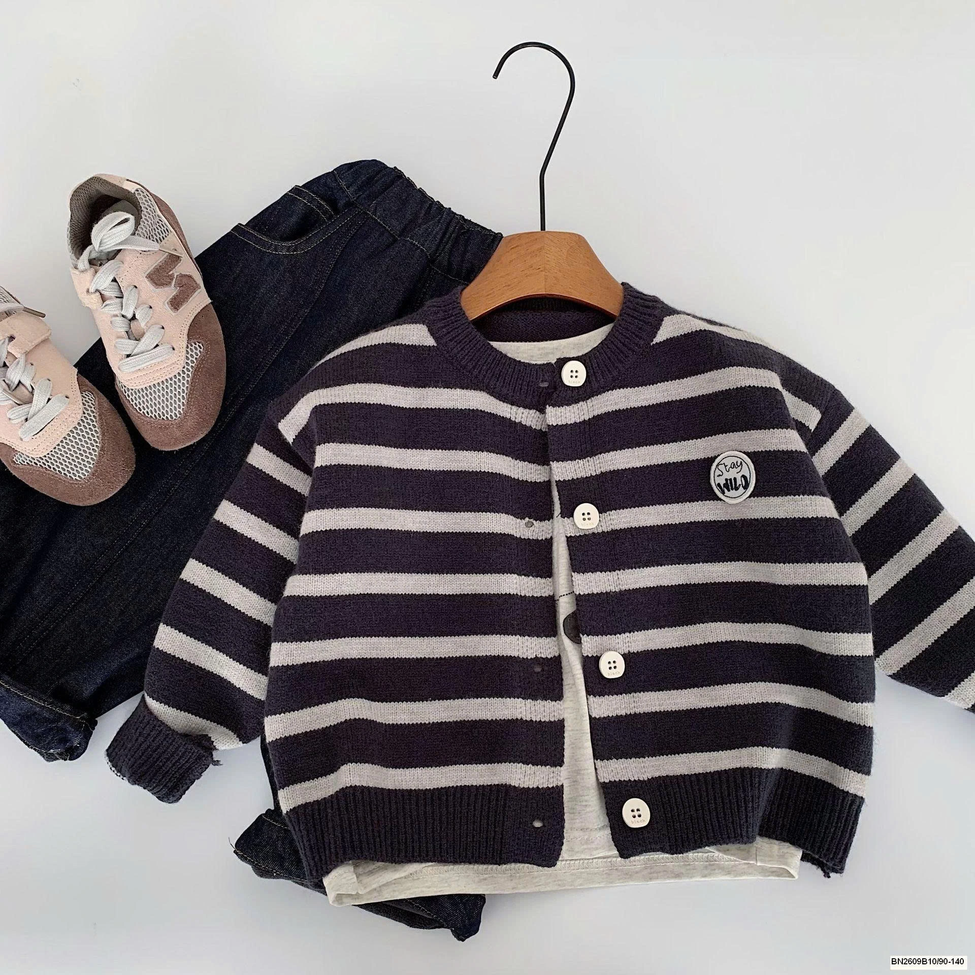 ÁO LEN KẺ NGANG THỜI TRANG ĐÓNG CÚC