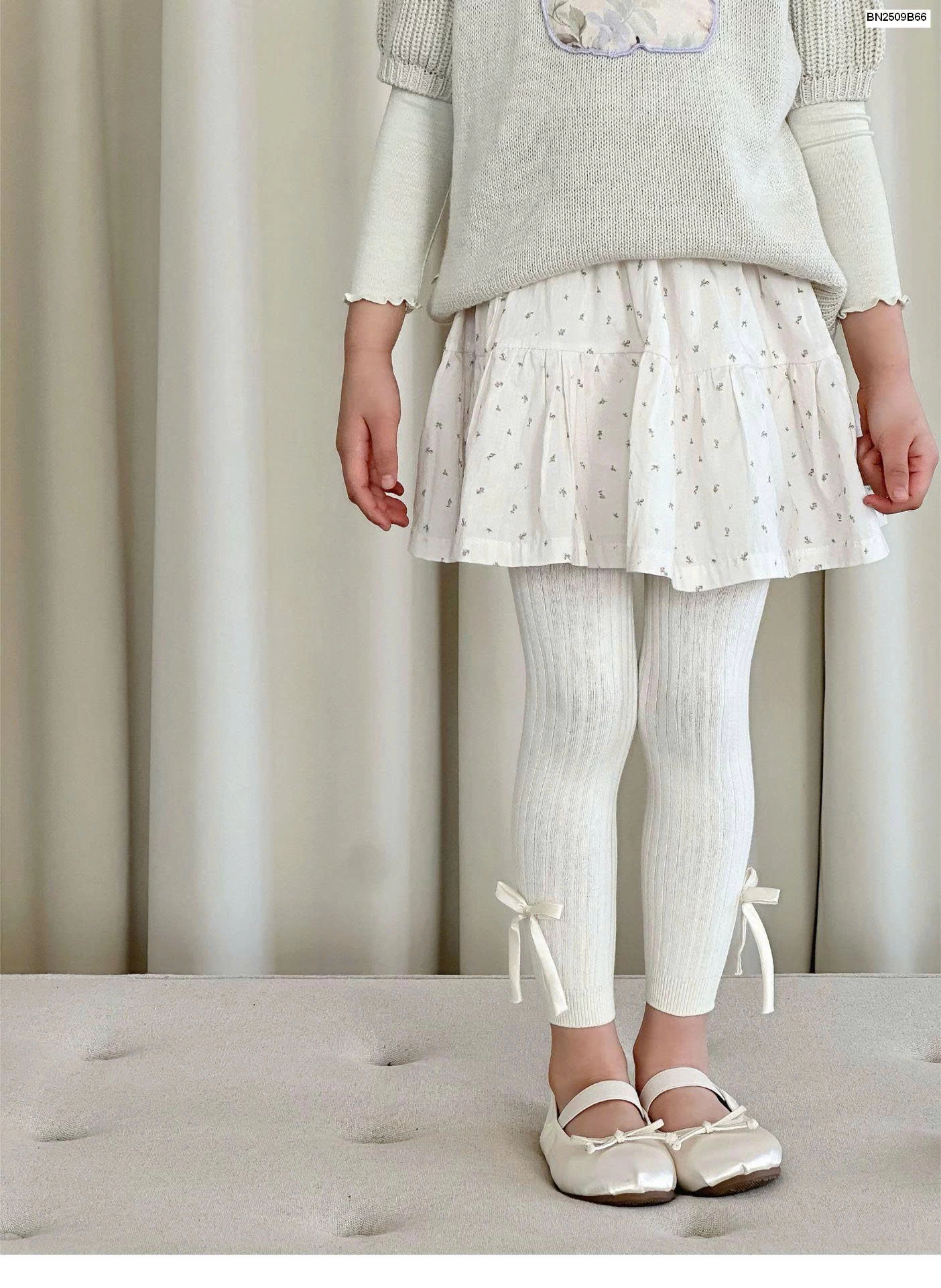 Quần tất gân nơ