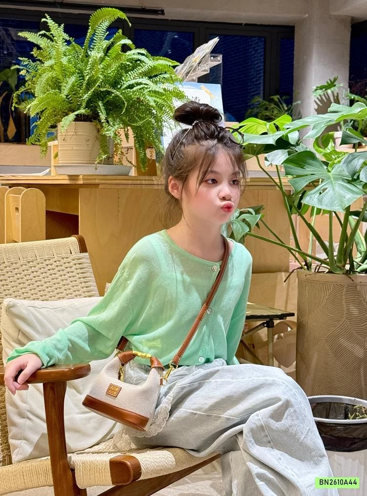 TÚI XÁCH KÈM MÓC GẤU NÂU