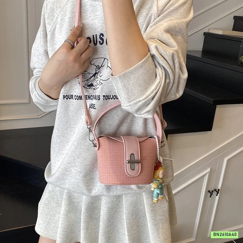 GIỎ XÁCH DẠ TSWEET KÈM MÓC