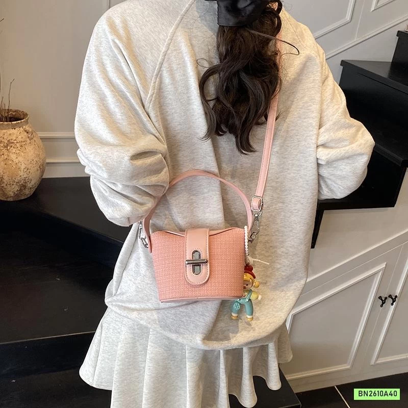 GIỎ XÁCH DẠ TSWEET KÈM MÓC