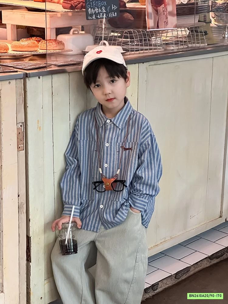 SƠ MI XANH SỌC THÊU LOGO 24X145 AMBB