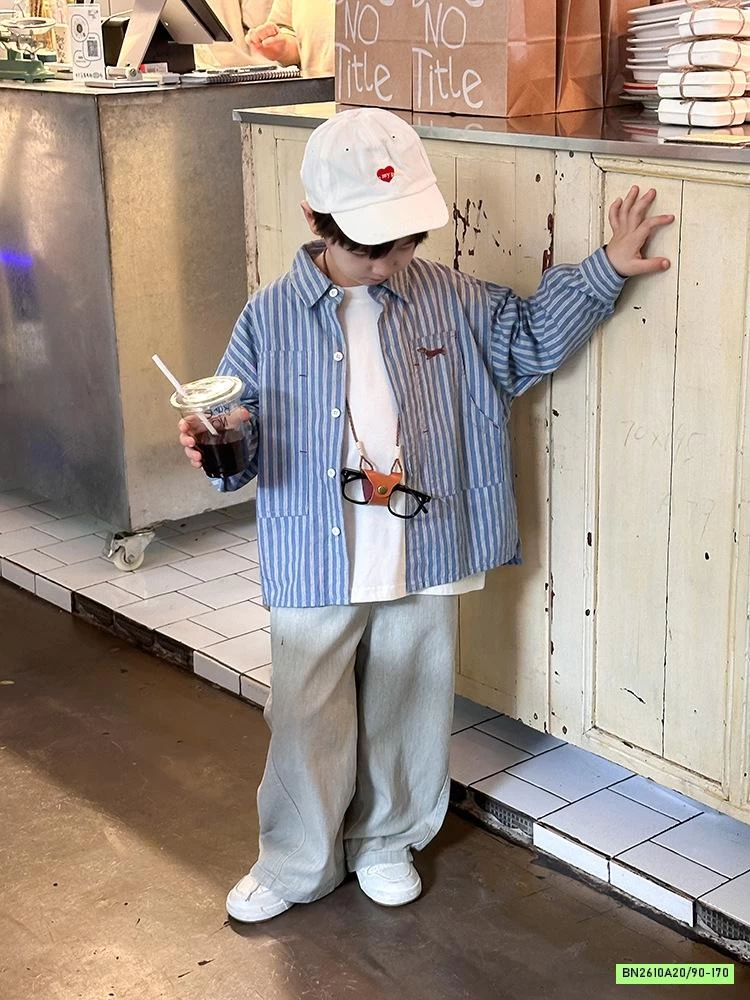 SƠ MI XANH SỌC THÊU LOGO 24X145 AMBB