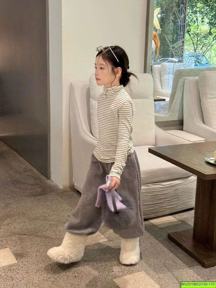 ÁO NỈ CỔ CAO AMBB  26G068