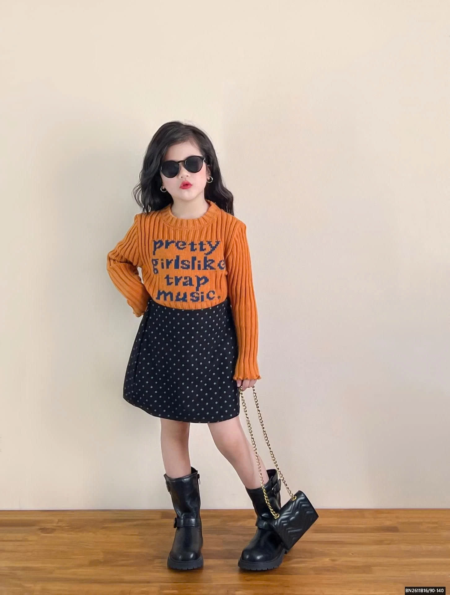 ÁO LEN GÂN TO IN CHỮ MIX CHÂN VÁY CHẤM BI