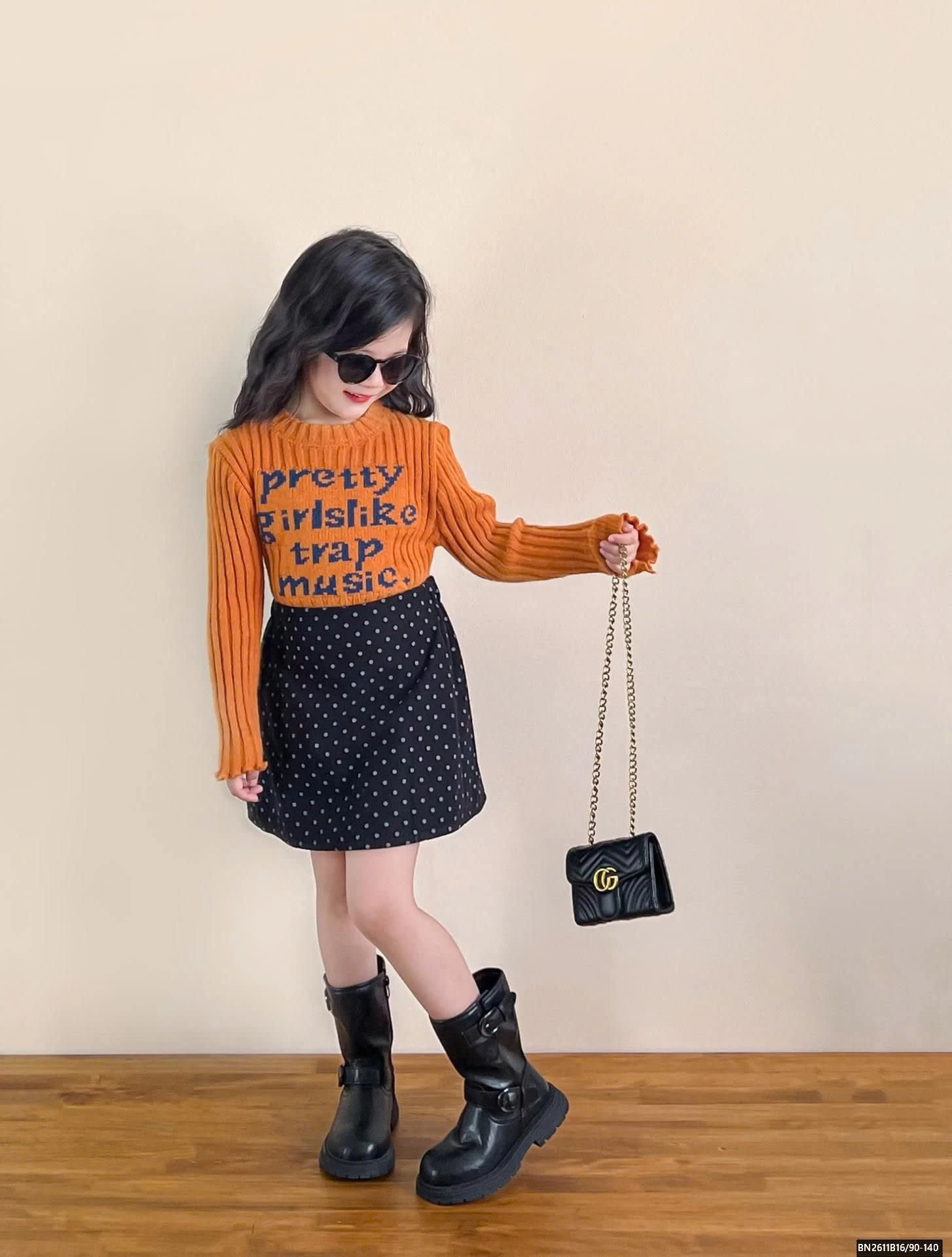 ÁO LEN GÂN TO IN CHỮ MIX CHÂN VÁY CHẤM BI