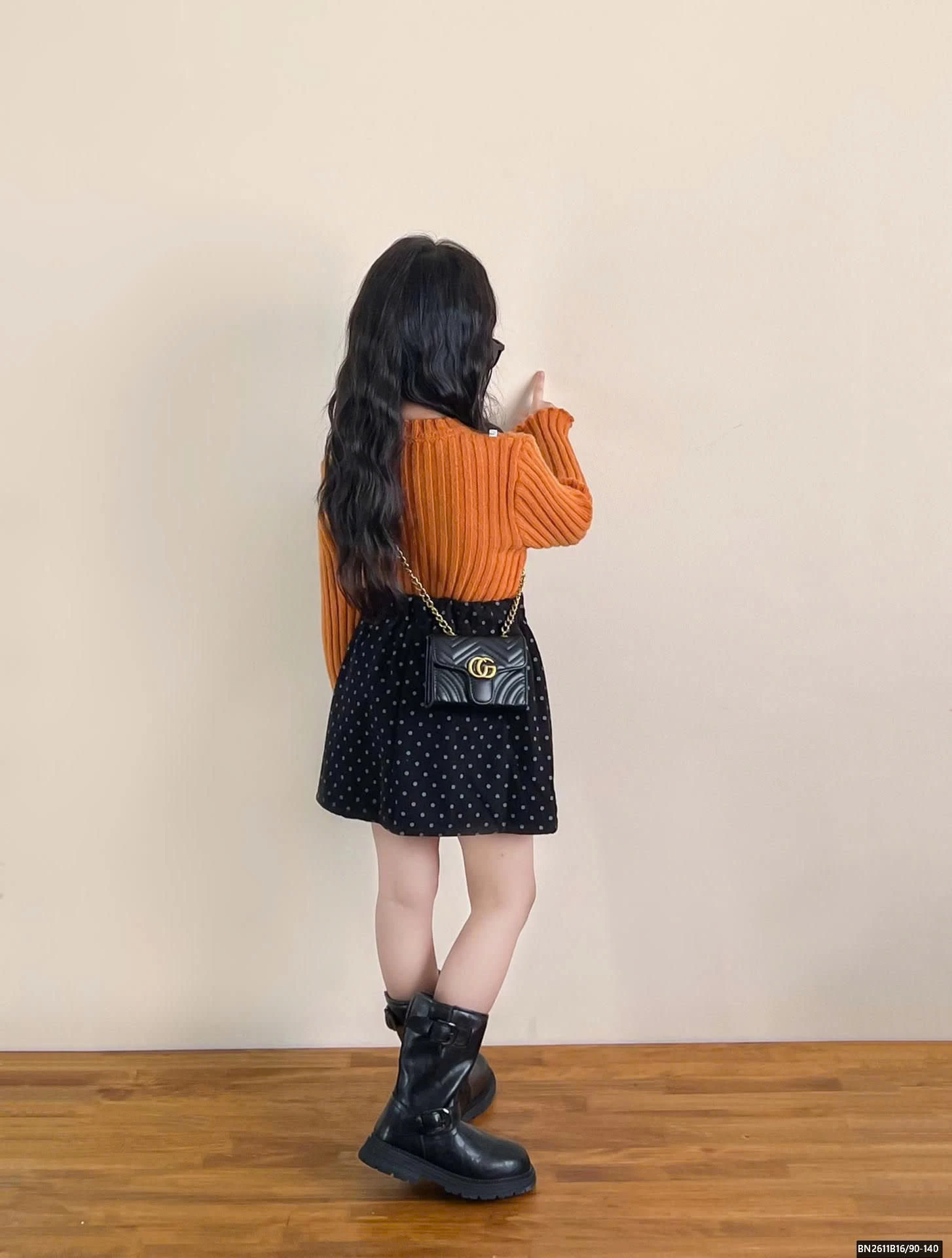 ÁO LEN GÂN TO IN CHỮ MIX CHÂN VÁY CHẤM BI