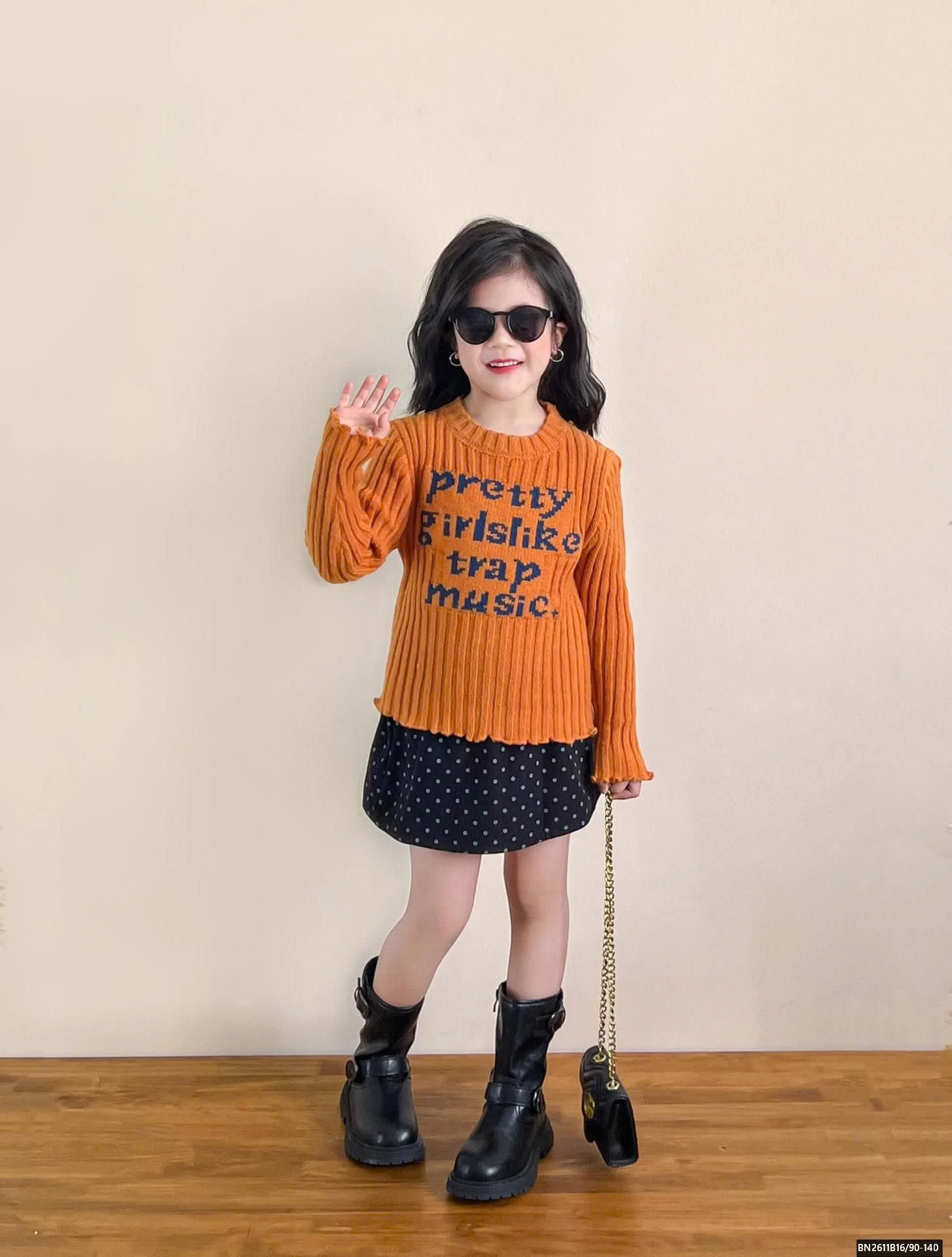 ÁO LEN GÂN TO IN CHỮ MIX CHÂN VÁY CHẤM BI