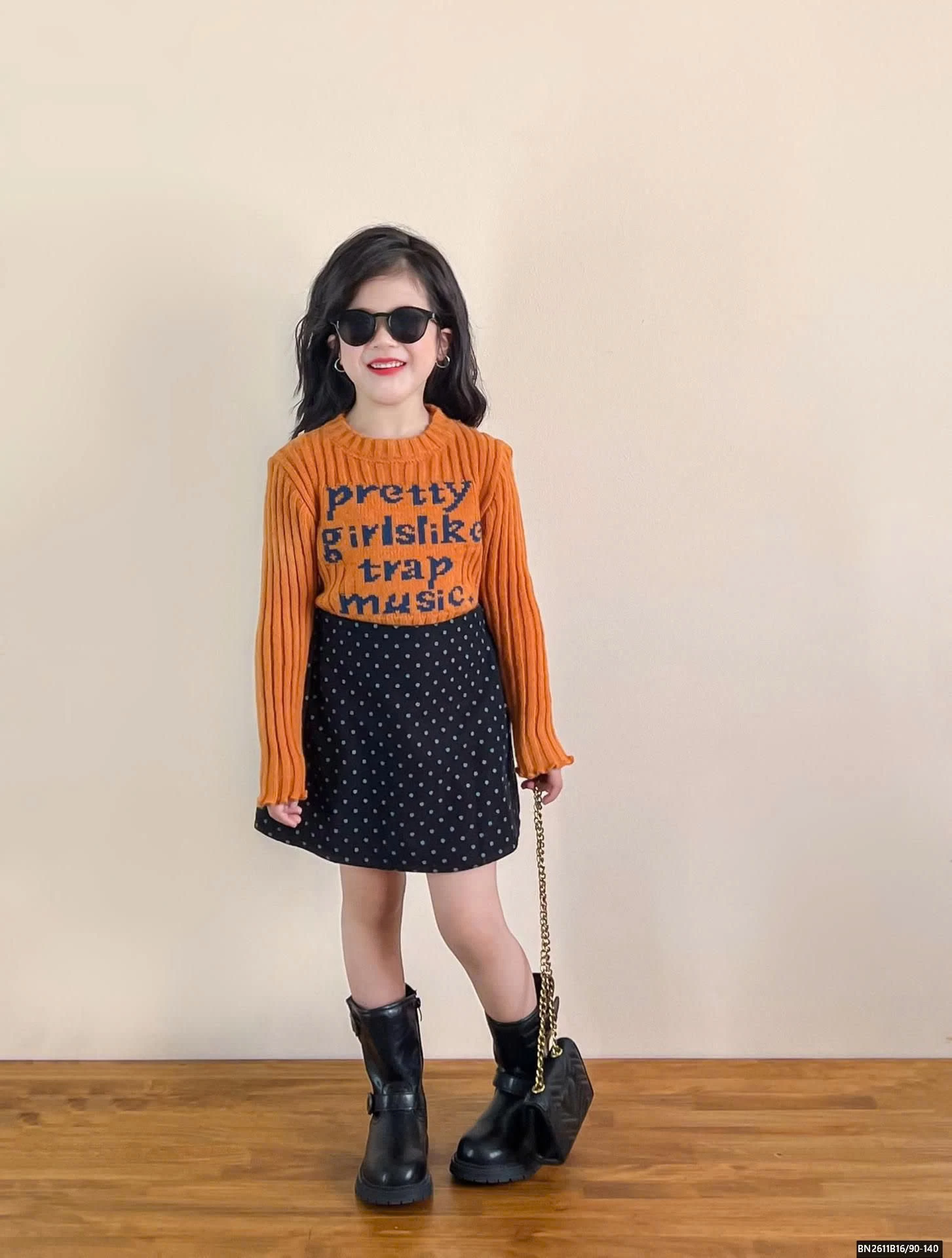 ÁO LEN GÂN TO IN CHỮ MIX CHÂN VÁY CHẤM BI