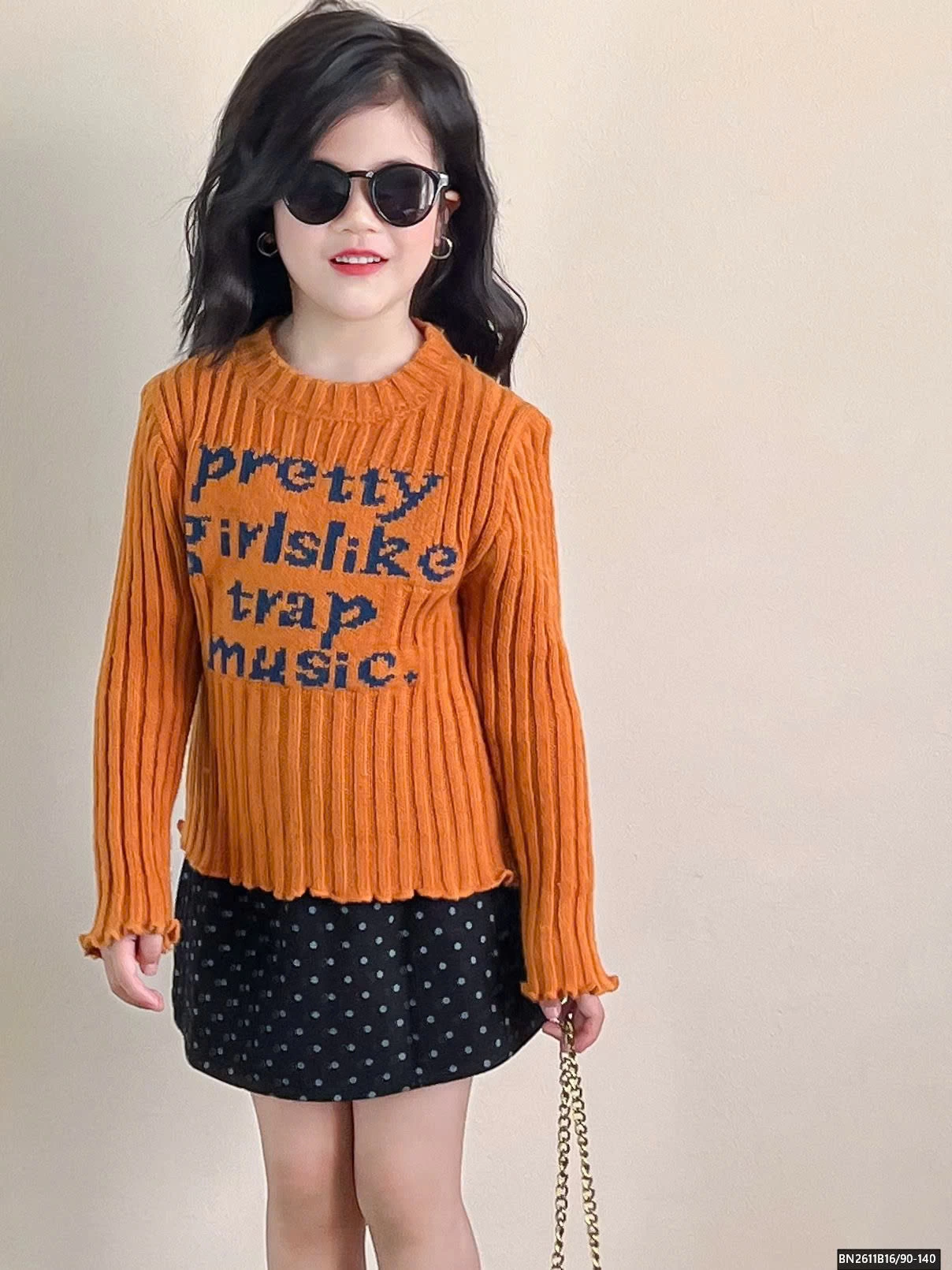 ÁO LEN GÂN TO IN CHỮ MIX CHÂN VÁY CHẤM BI