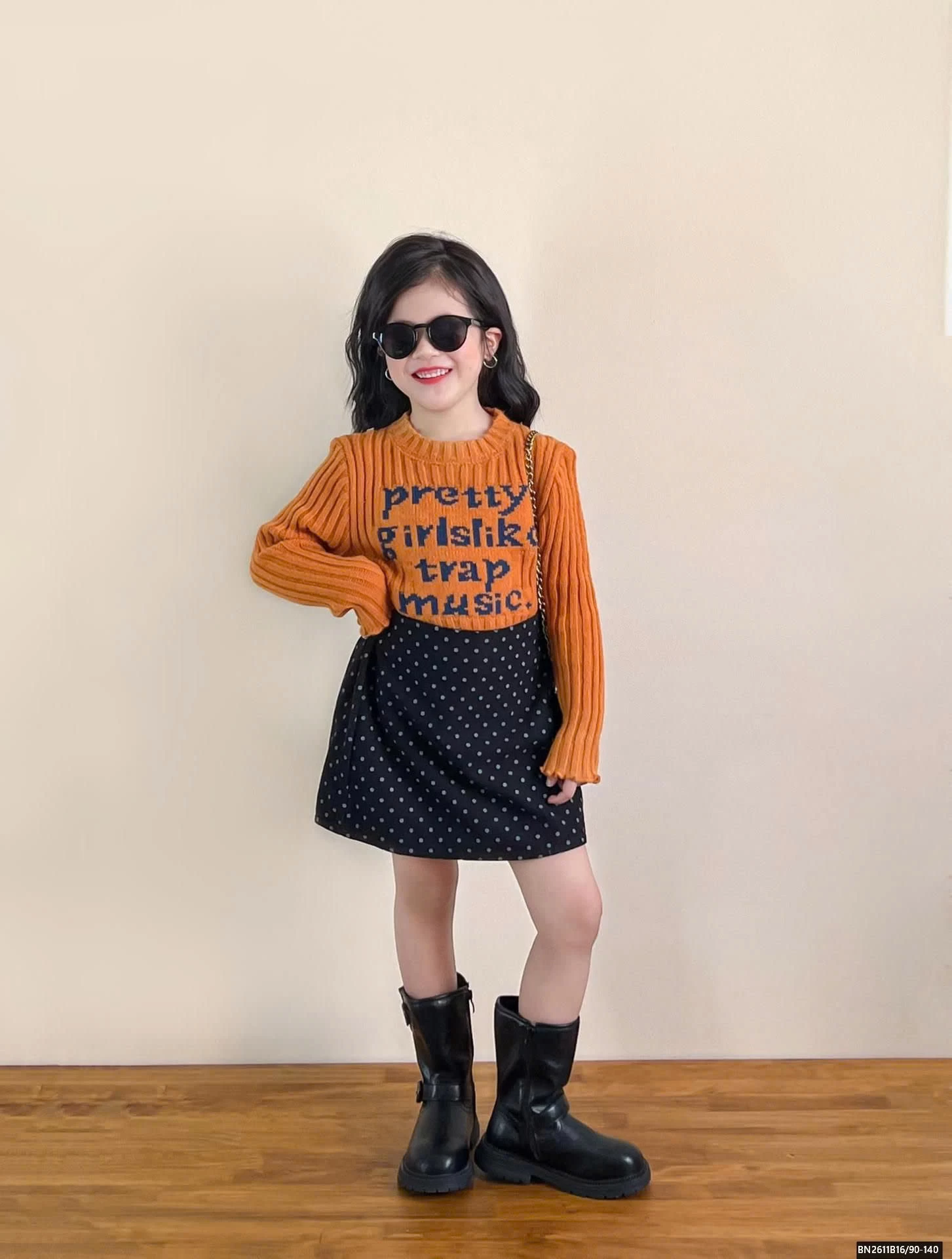 ÁO LEN GÂN TO IN CHỮ MIX CHÂN VÁY CHẤM BI